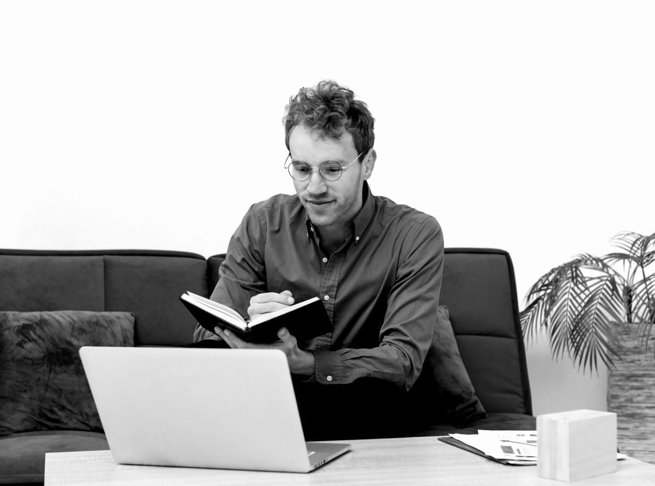 Работа с финансами в Study Core